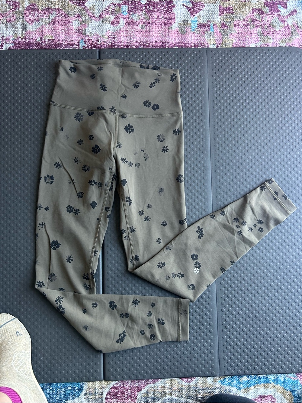 Lululemon wunder tights floral stamp detail olive
